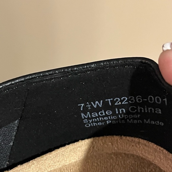 Trotter Sage Scalloped edging  Black Leather Loafers, size 7.5W - Picture 4 of 7